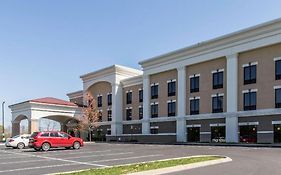 Comfort Suites Smyrna 2*
